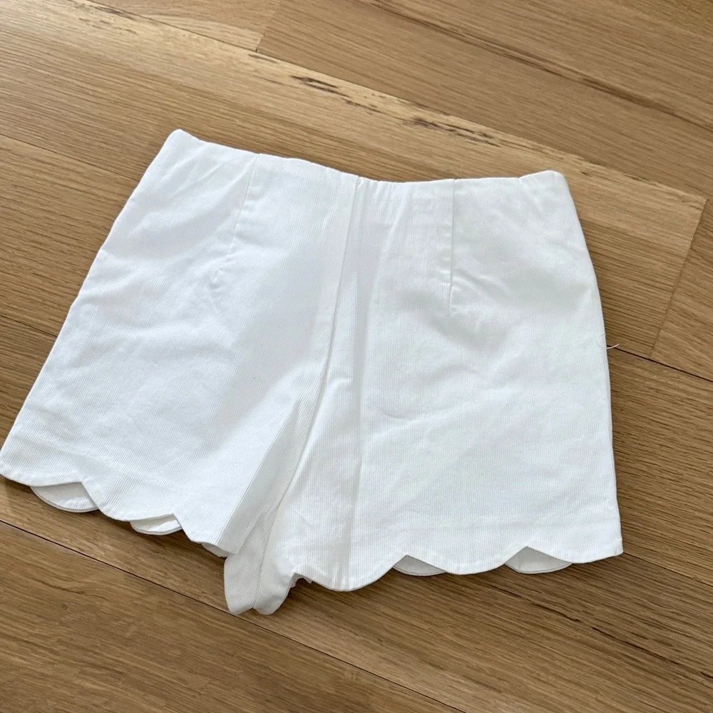 Jacadi Girls  Scalloped Shorts - Picture 3 of 5